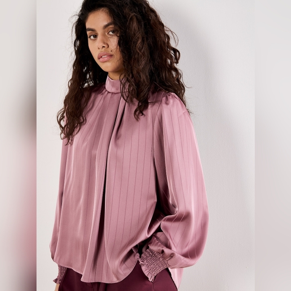 Bow Back Blouse - Picture 1 of 5